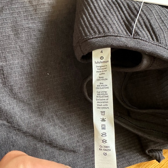 Lululemon Ebb to Street Tank Top Size 4 Black Racerback - Picture 6 of 9